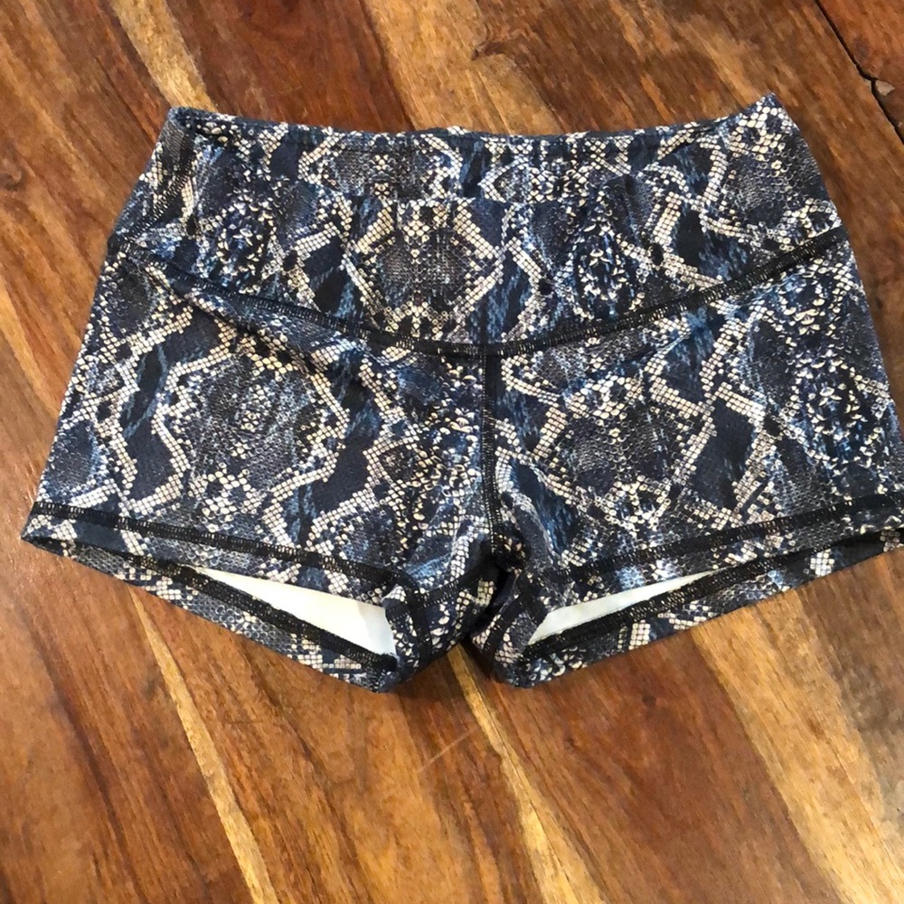 Flow shorts